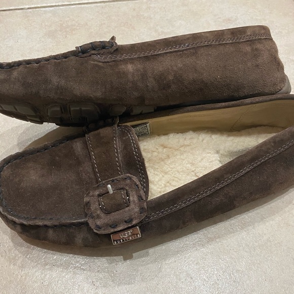 Ugg Thelma Suede & Shearling Buckle Vamp Indoor/Outdoor Slipper Driving Moc - Picture 3 of 3